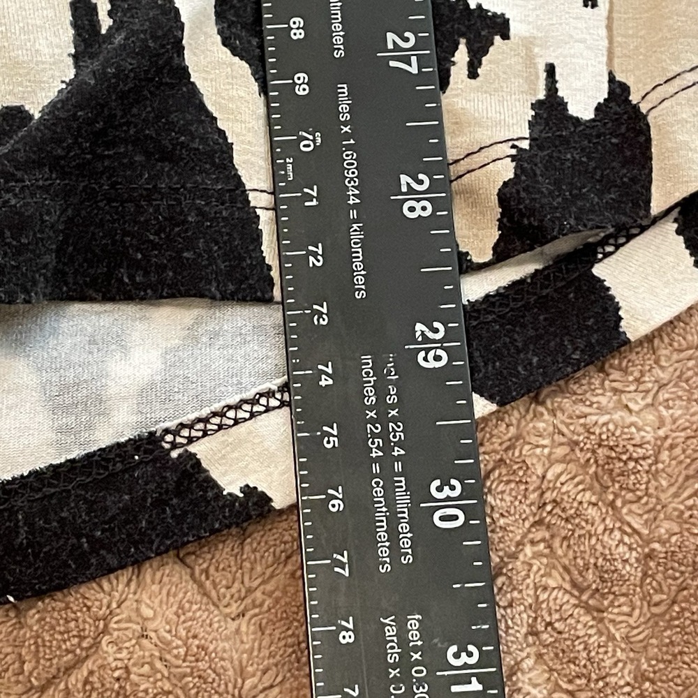 JM Collection Black and White Cold Shoulder Tunic - Picture 10 of 12